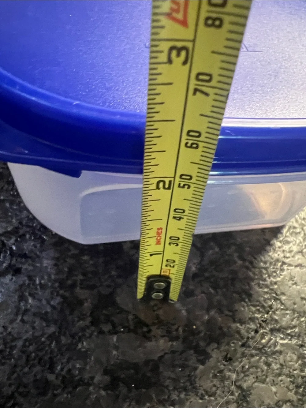 Tupperware image features
